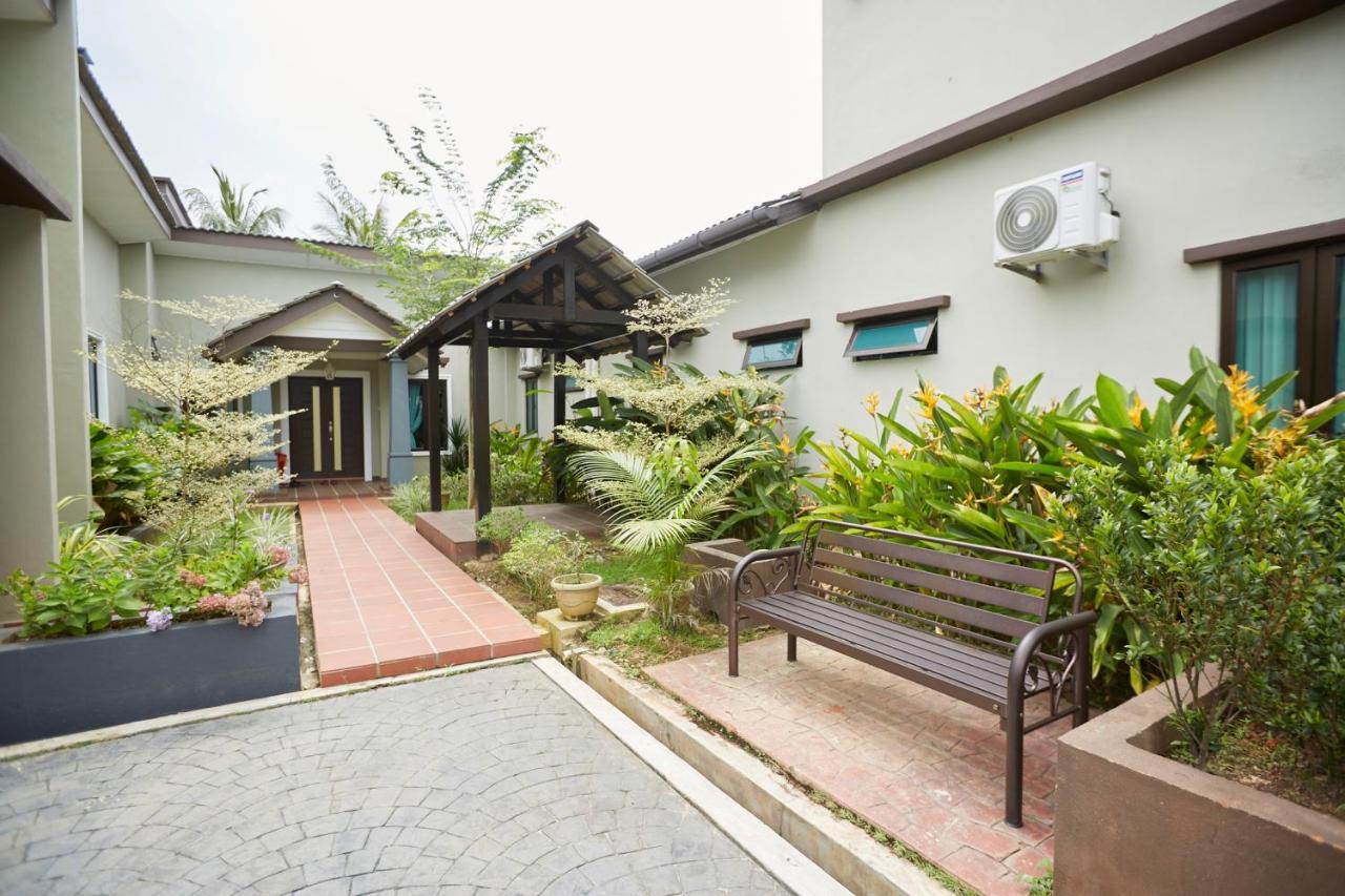 קואנטאן D' Qamar Guesthouse מראה חיצוני תמונה
