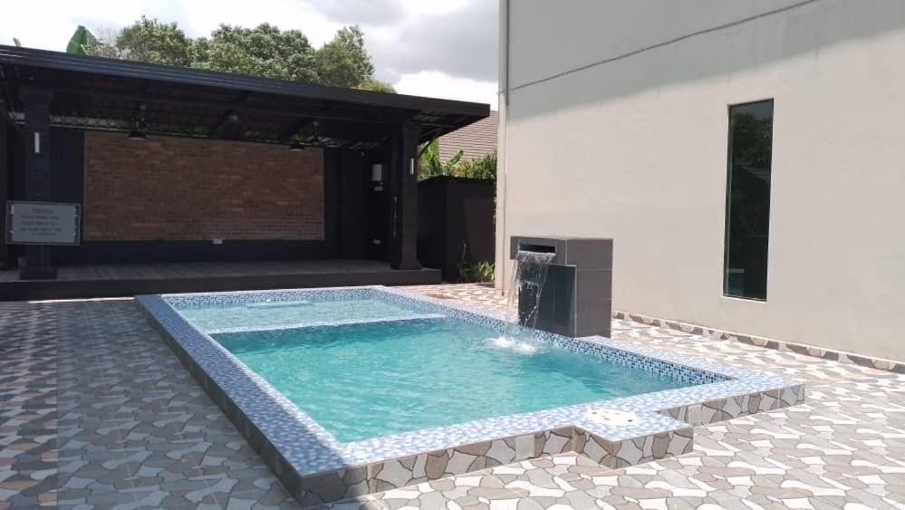 קואנטאן D' Qamar Guesthouse מראה חיצוני תמונה